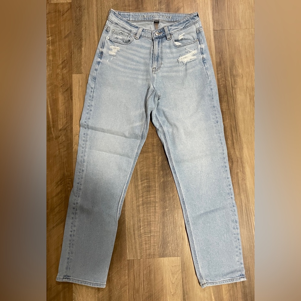 AMERICAN EAGLE MOM JEANS - LIGHTLY WORN, LIKE NEW!